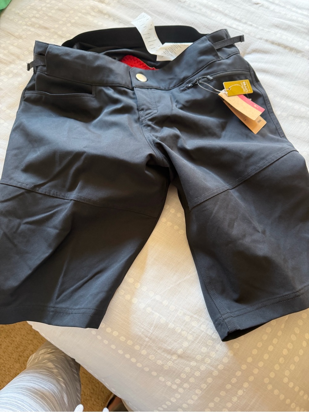 Specialized women’s Trail Shorts w/ liner bike shorts - Picture 2 of 9